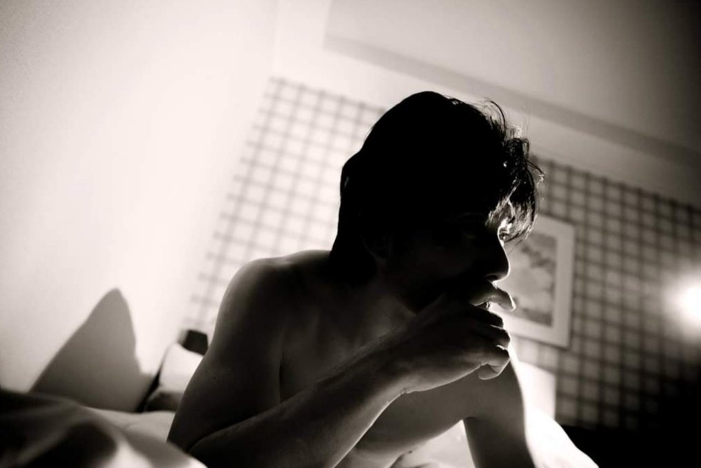 男性ヌードを撮る女性カメラマン 動画エロタレスト